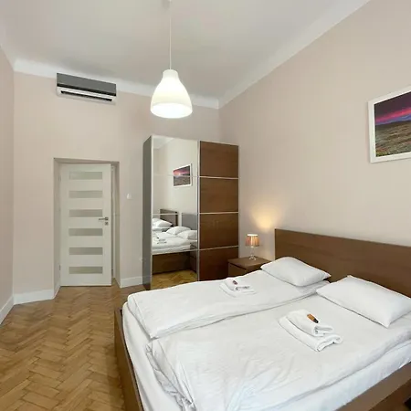 Spacious Sarego Street - Ac, Calm Area, Close To Wawel Appartement